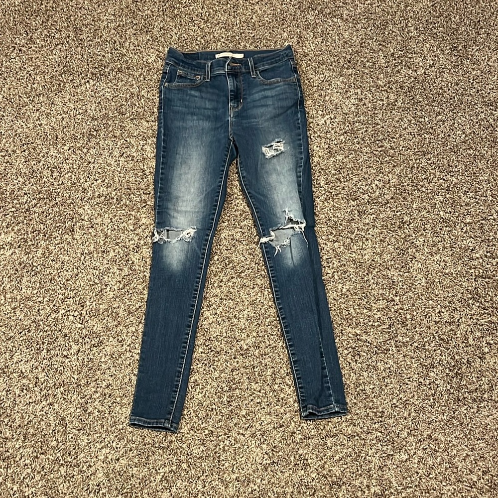 Women’s 720 high rise super skinny Levi jeans.